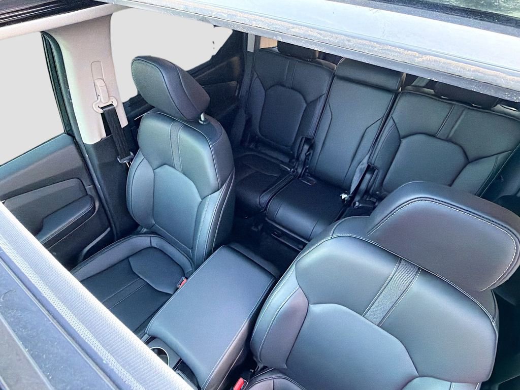 Used 2025 Honda Pilot Touring image 23