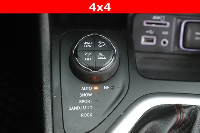 Used 2018 Jeep Cherokee Trailhawk w/ Quick Order Package 25L AWD/4WD image 26