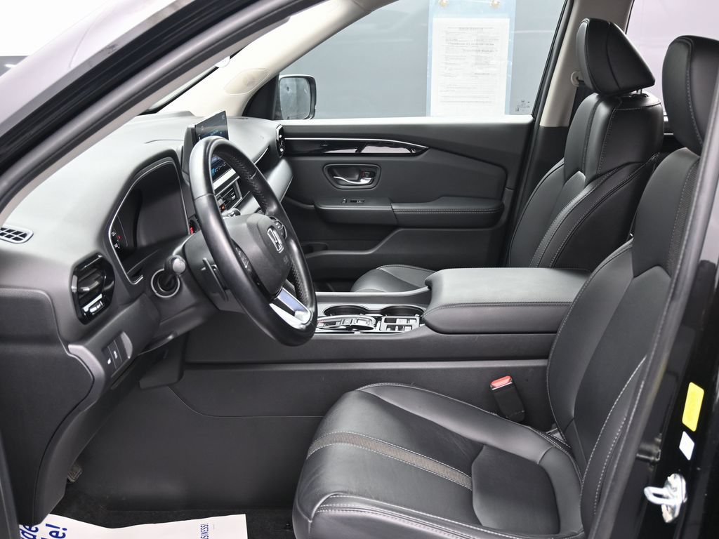 Used 2025 Honda Pilot EX-L image 13