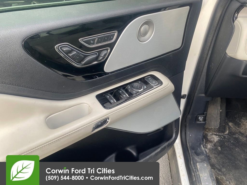 Used 2025 Lincoln Aviator Reserve w/ Equipment Group 201A AWD/4WD image 8