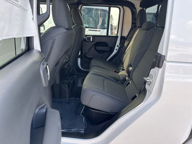 New 2025 Jeep Gladiator Sport image 48