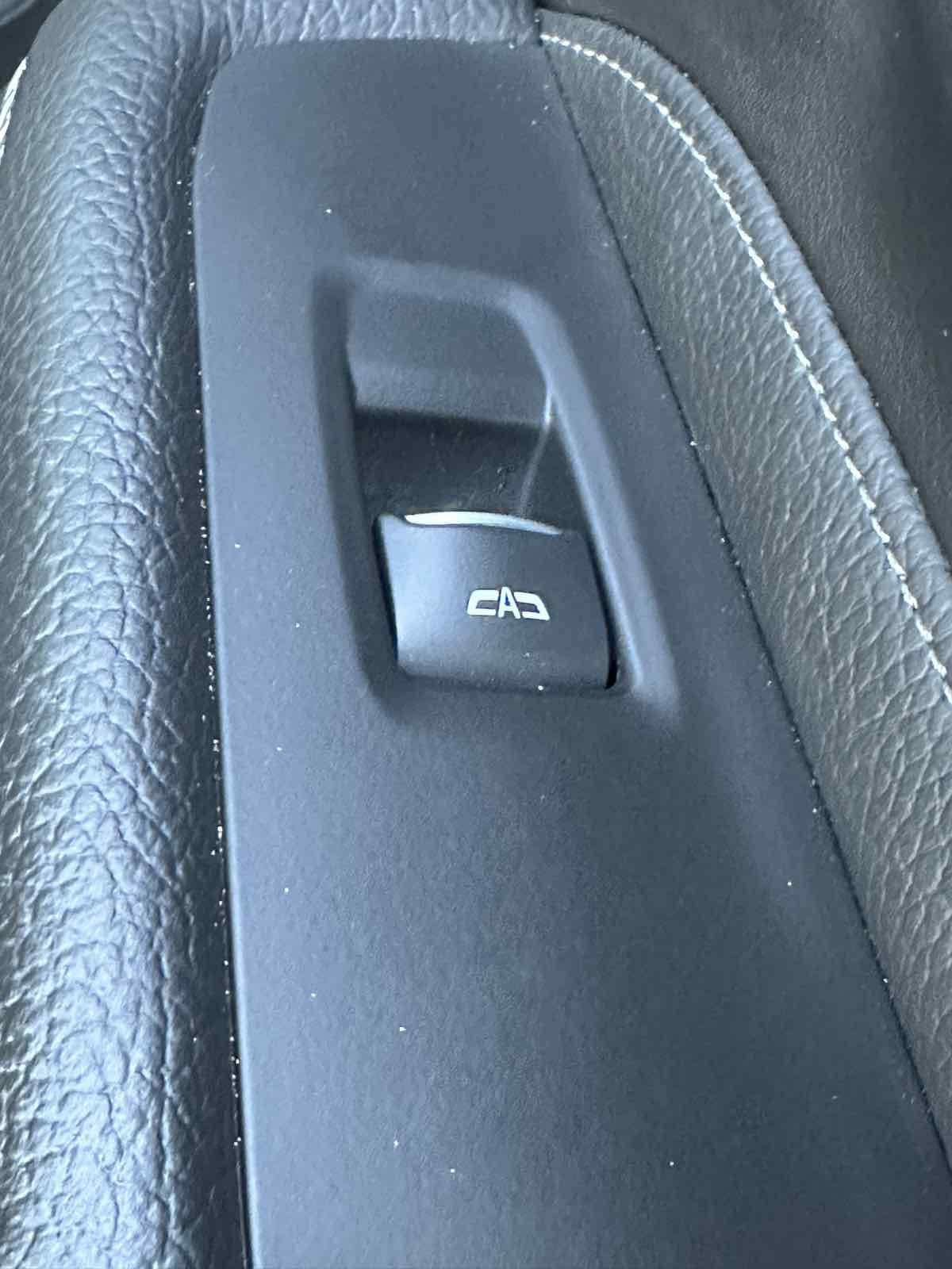 Used 2023 GMC Yukon XL Denali w/ Denali Reserve Package AWD/4WD image 31