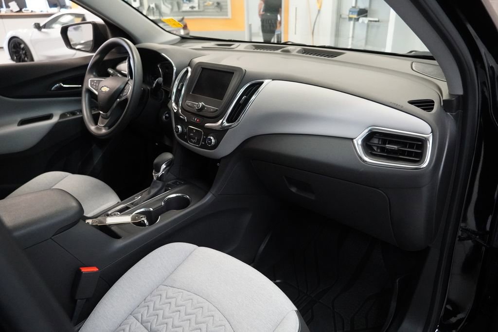 Used 2023 Chevrolet Equinox LS w/ LS Convenience Package image 12