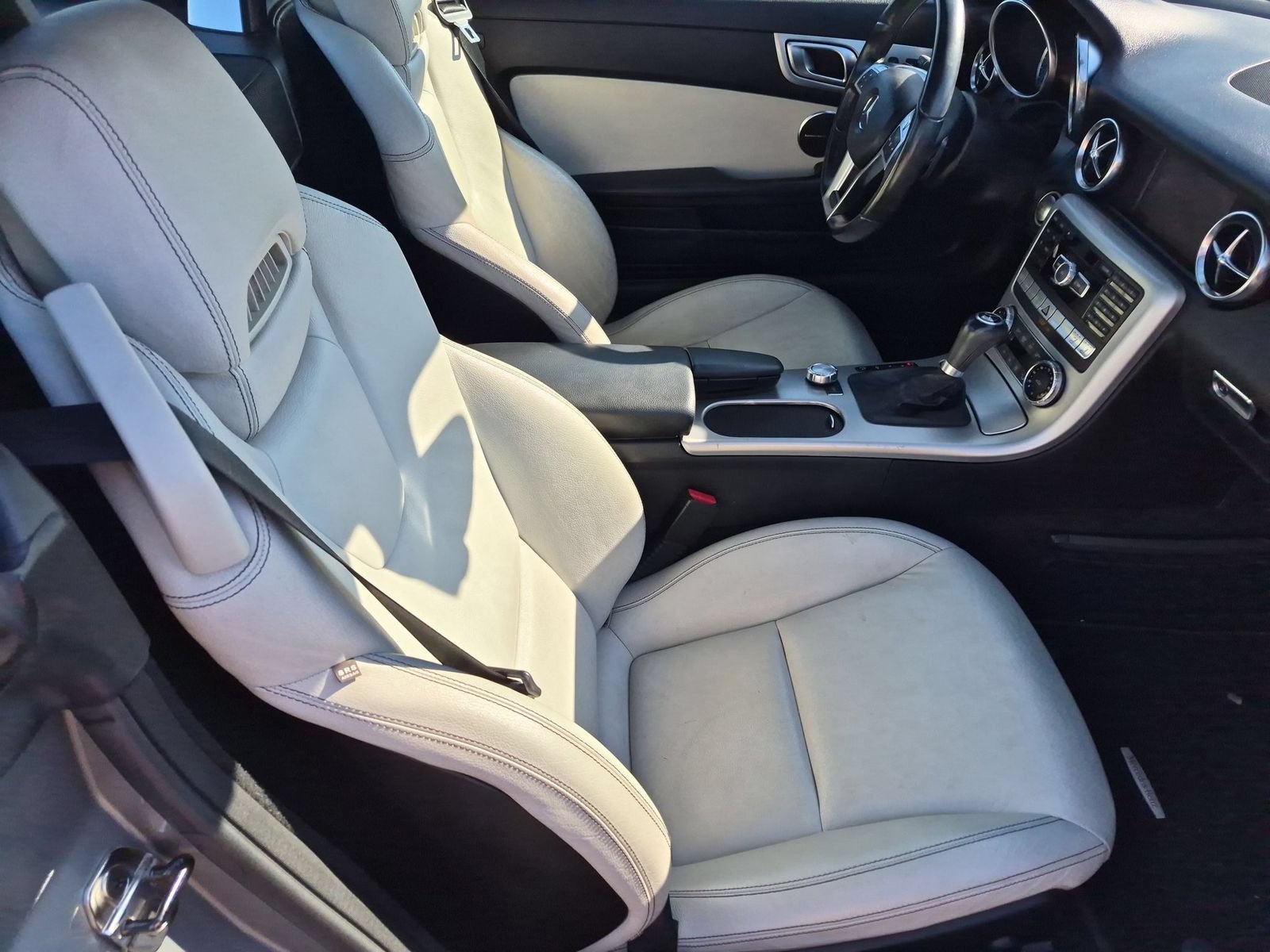Used 2012 Mercedes-Benz SLK 350 image 15