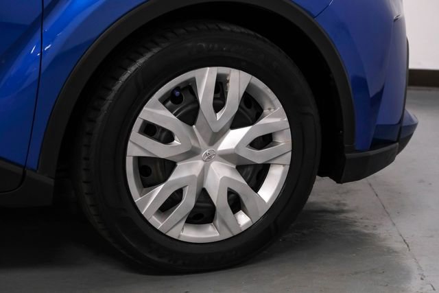 Used 2020 Toyota C-HR LE image 52