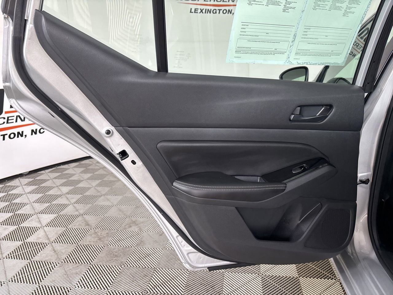 Used 2023 Nissan Altima 2.5 SV w/ SV Premium Package image 20