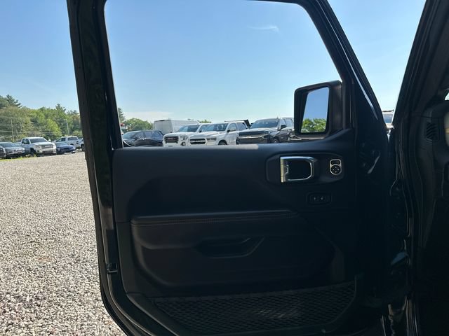 Used 2025 Jeep Wrangler Unlimited Sahara w/ Safety Group AWD/4WD image 22