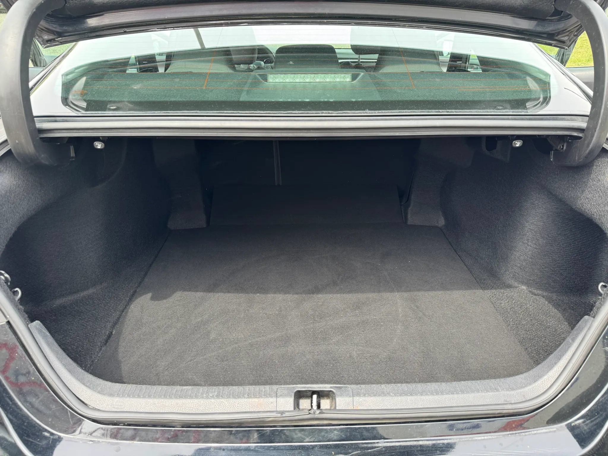 Used 2018 Toyota Camry LE FWD image 13