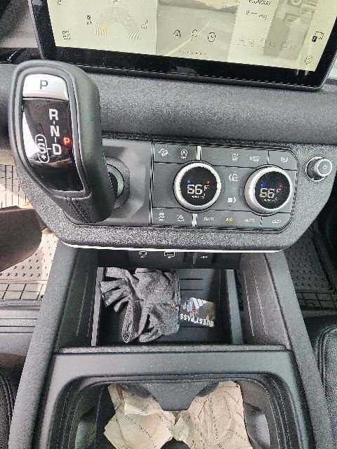 Used 2023 Land Rover Defender 110 S AWD/4WD image 30