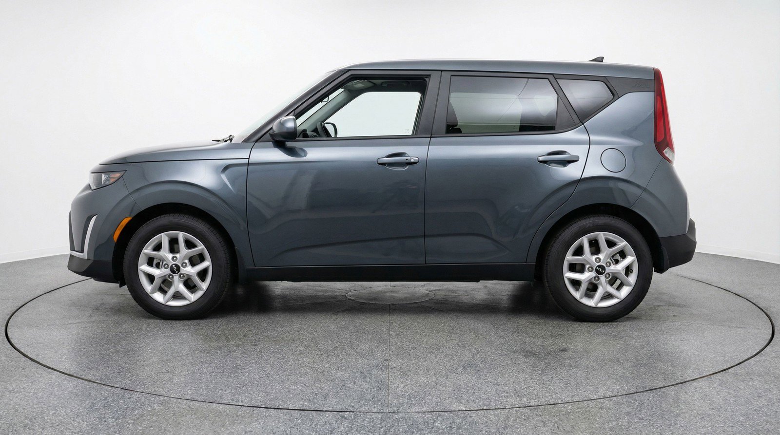 Used 2025 Kia Soul LX w/ LX Technology Package image 5