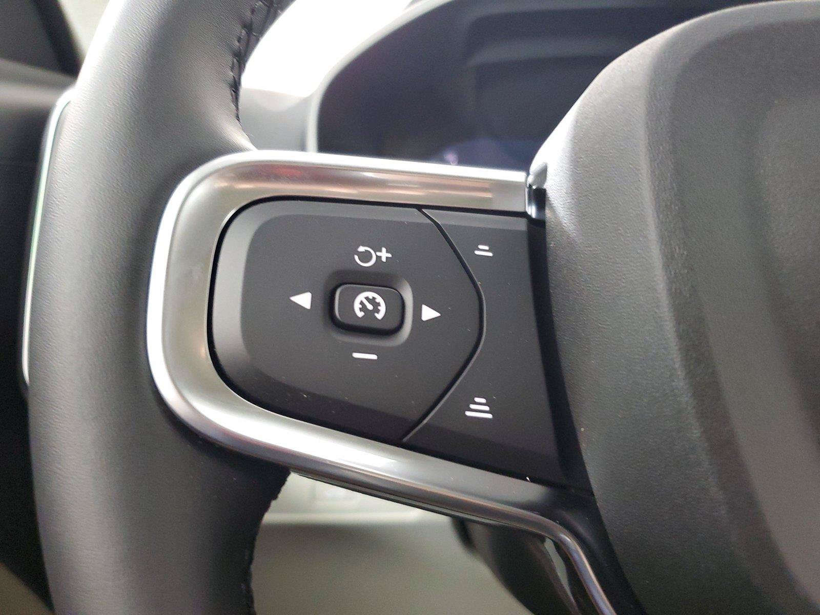New 2026 Volvo XC40 B4 Plus w/ Protection Package Premier FWD image 25