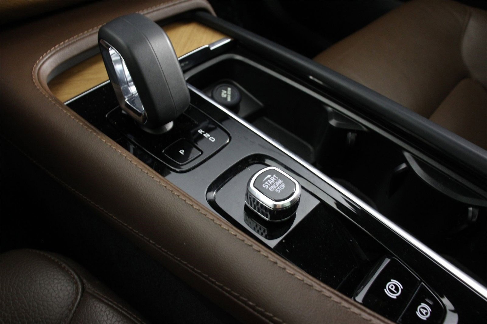 Certified 2023 Volvo XC90 B6 Plus w/ Protection Package Premier image 15