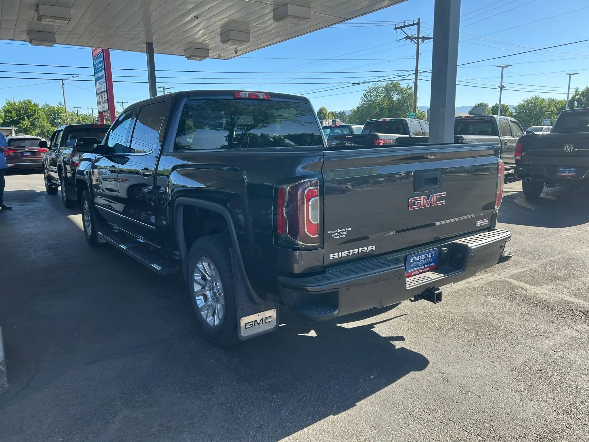 Used 2016 GMC Sierra 1500 SLT w/ All-Terrain Package AWD/4WD image 13