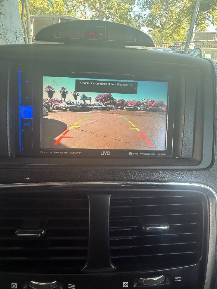 Used 2014 Dodge Grand Caravan SXT FWD image 25