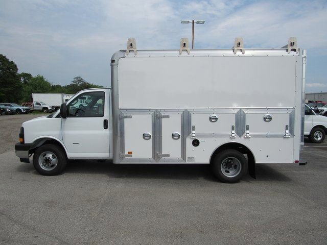 New 2025 GMC Savana 3500 w/ Power Convenience Package image 2