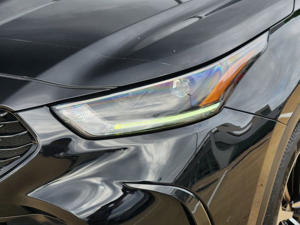 Used 2021 Toyota Highlander XSE FWD image 9