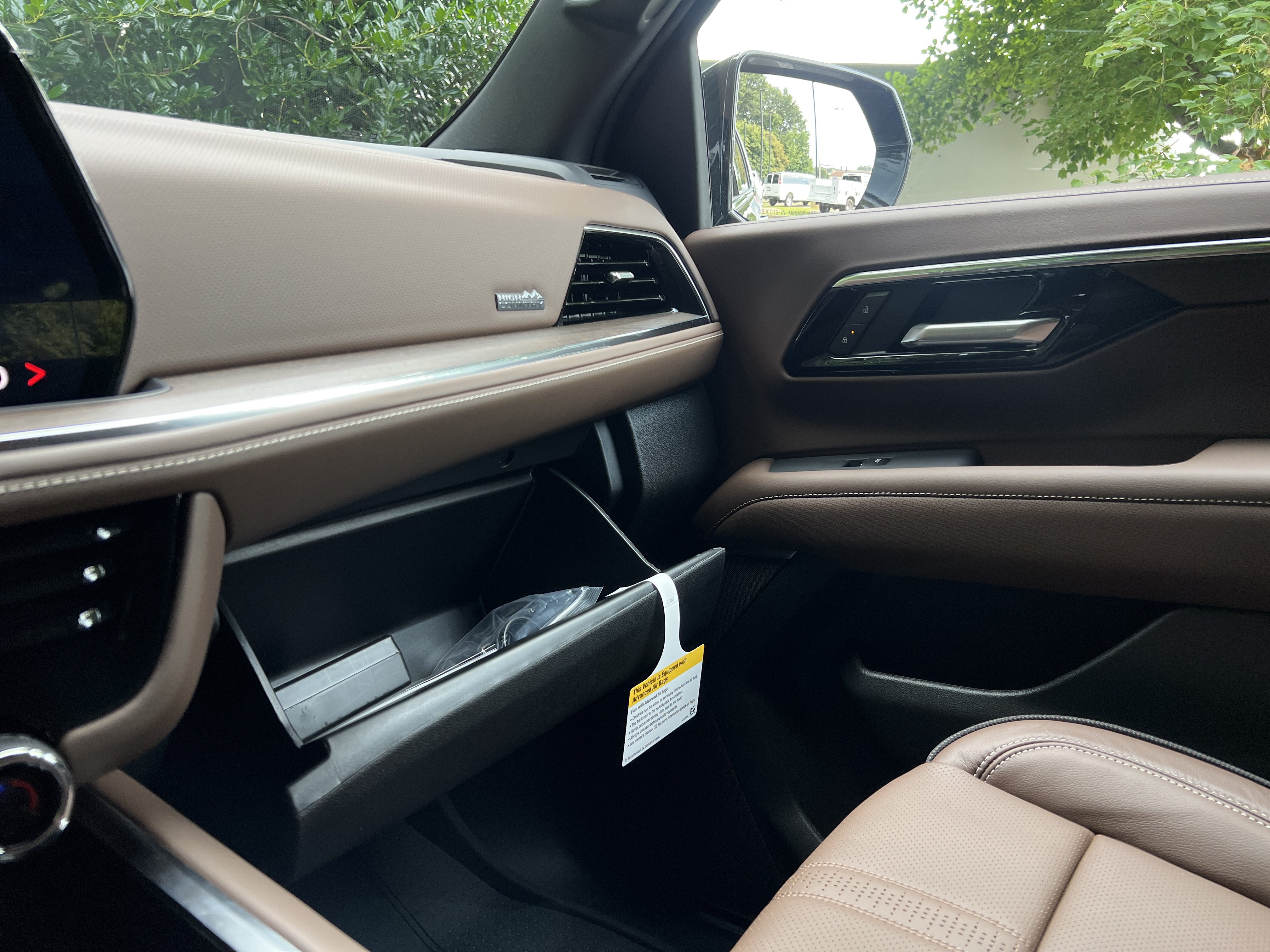 New 2026 Chevrolet Tahoe High Country w/ LPO, Get Active Package AWD/4WD image 30