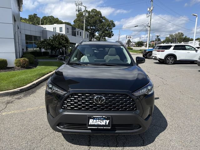 Used 2023 Toyota Corolla Cross LE w/ Moonroof Package AWD/4WD image 3