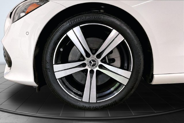 Used 2025 Mercedes-Benz C 300 4MATIC Sedan image 10