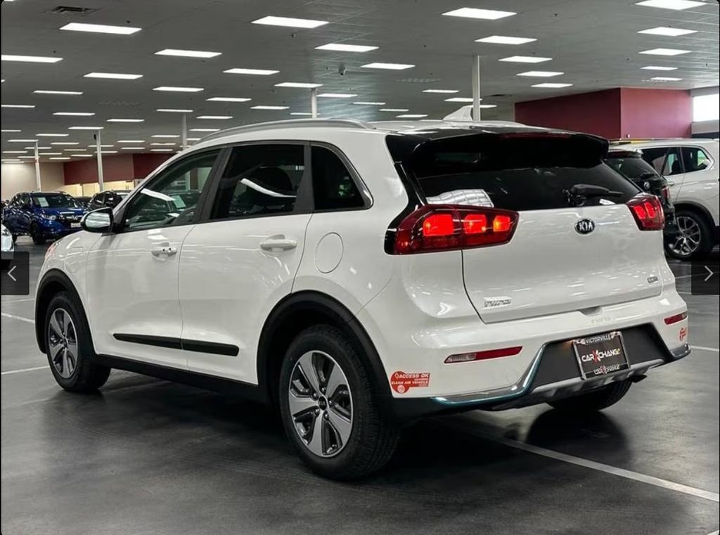 Used 2018 Kia Niro LX image 4