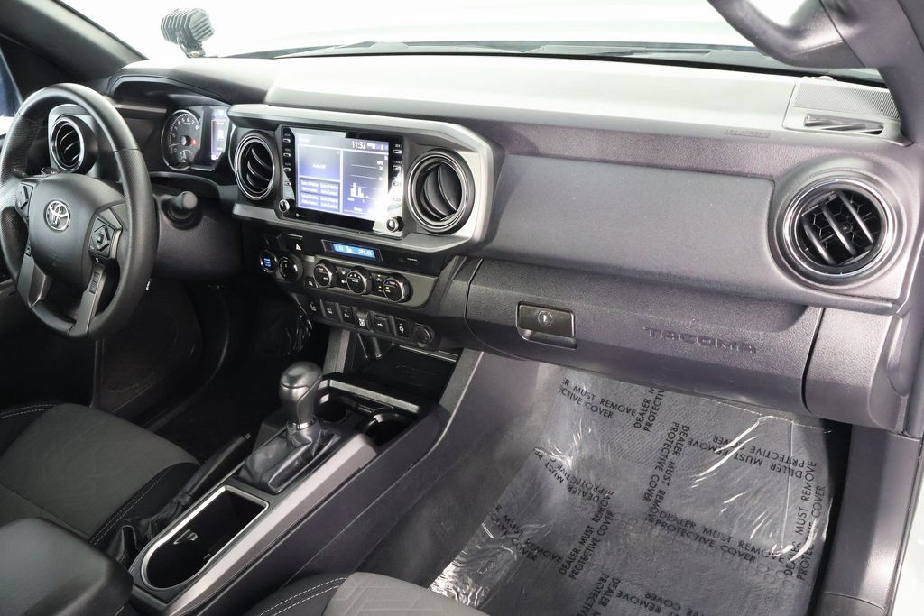 Used 2022 Toyota Tacoma TRD Sport w/ Technology Package AWD/4WD image 9
