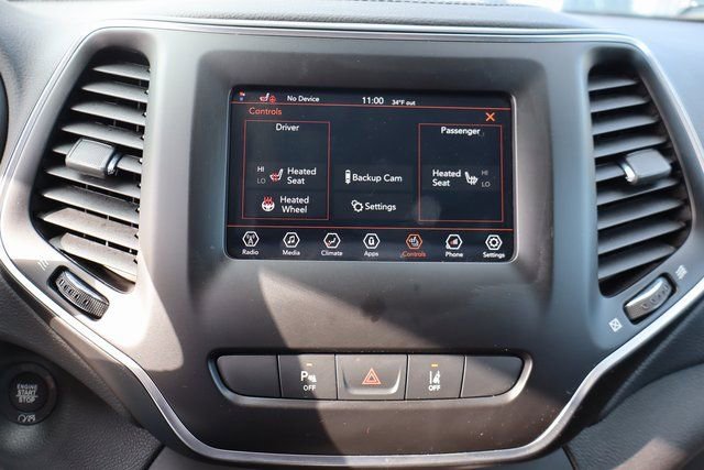 Used 2021 Jeep Cherokee Latitude Lux FWD image 19