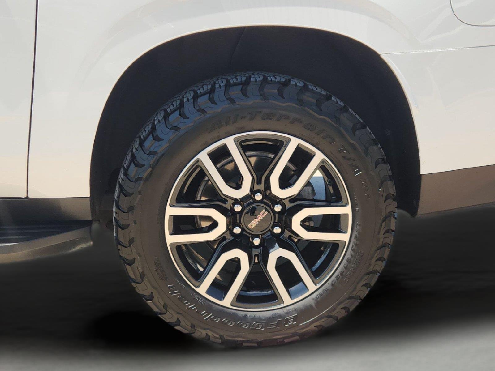 Certified 2024 GMC Yukon XL AT4 w/ Technology Package AWD/4WD image 33