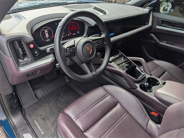 Used 2024 Porsche Cayenne image 15