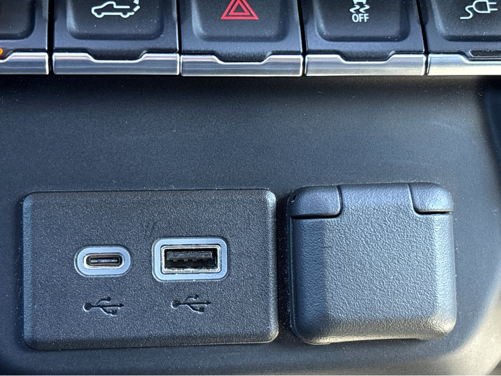 Used 2021 Chevrolet Silverado 1500 LTZ w/ LTZ Convenience Package II image 11