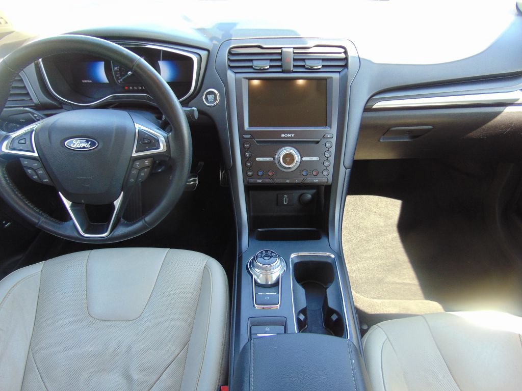 Used 2018 Ford Fusion Titanium FWD image 17