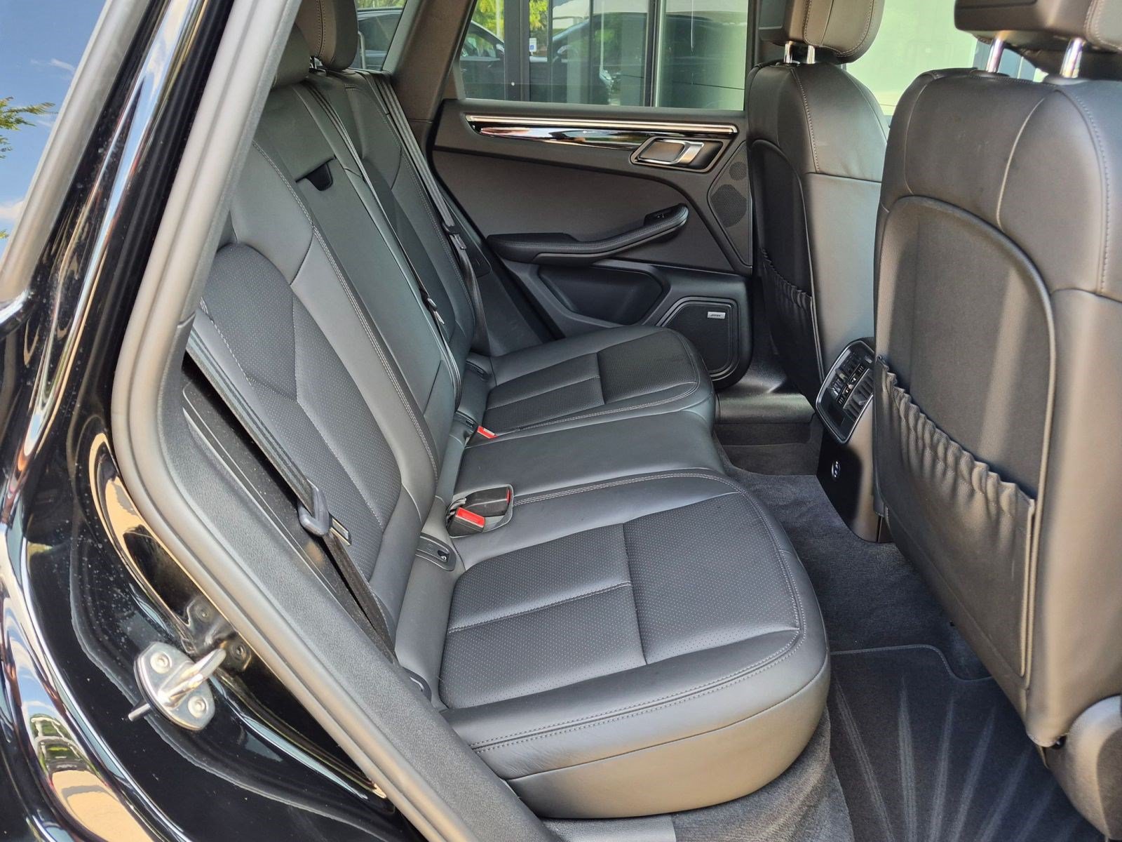 Certified 2021 Porsche Macan S AWD/4WD image 24