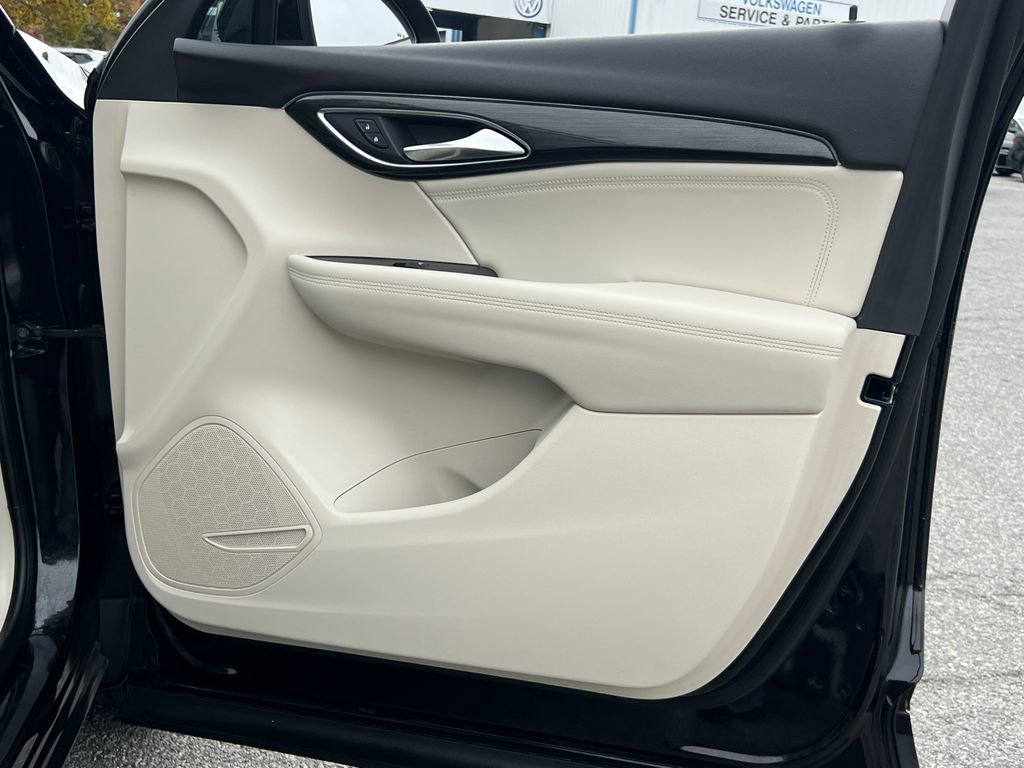 Used 2022 Buick Envision Essence w/ Safety Package image 12