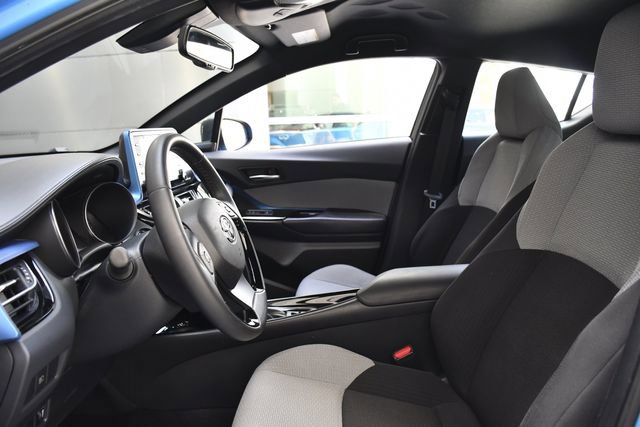 Used 2019 Toyota C-HR XLE FWD image 19
