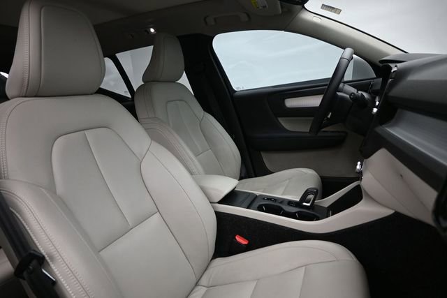 Used 2019 Volvo XC40 T5 Momentum AWD/4WD image 33