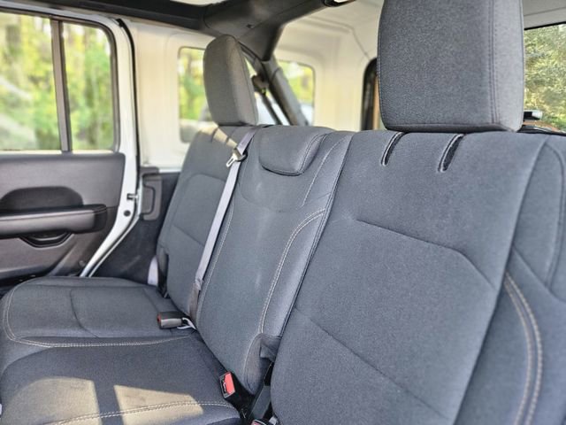 Used 2025 Jeep Wrangler Sahara image 26