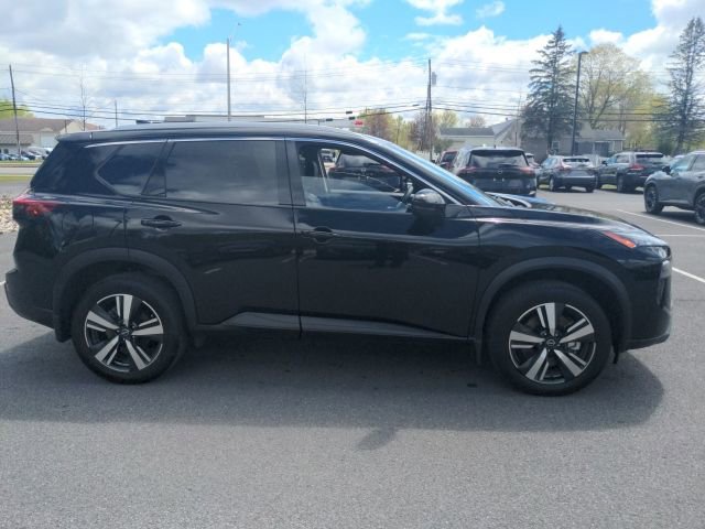 Used 2025 Nissan Rogue SL w/ Tech Package AWD/4WD image 4