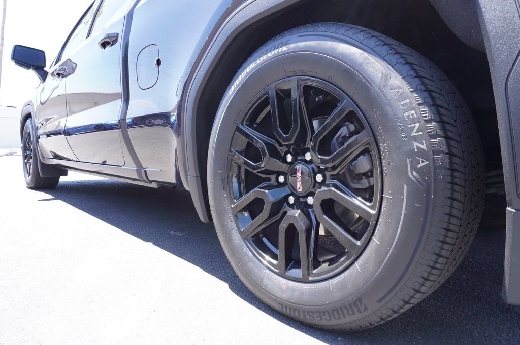 Used 2022 GMC Sierra 1500 Elevation w/ Elevation Premium Package AWD/4WD image 6