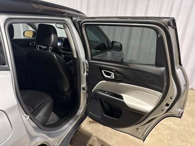Used 2022 Jeep Compass Limited AWD/4WD image 31