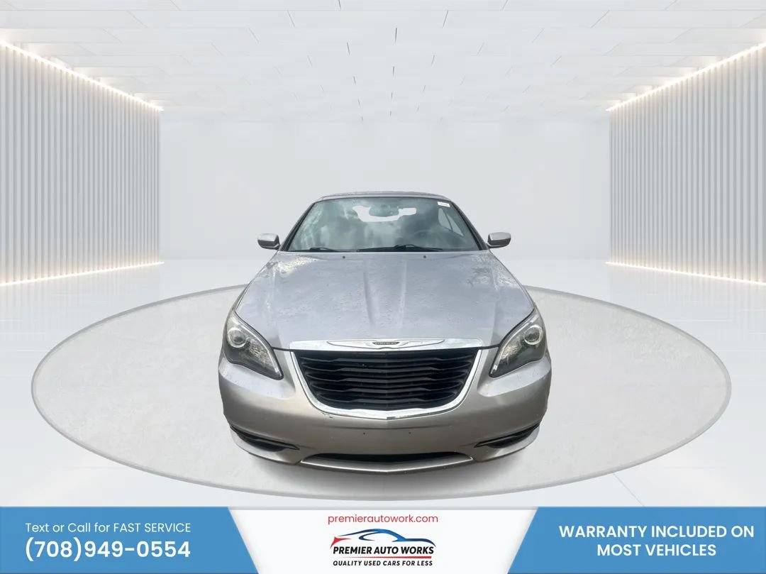 Used 2014 Chrysler 200 S FWD image 2