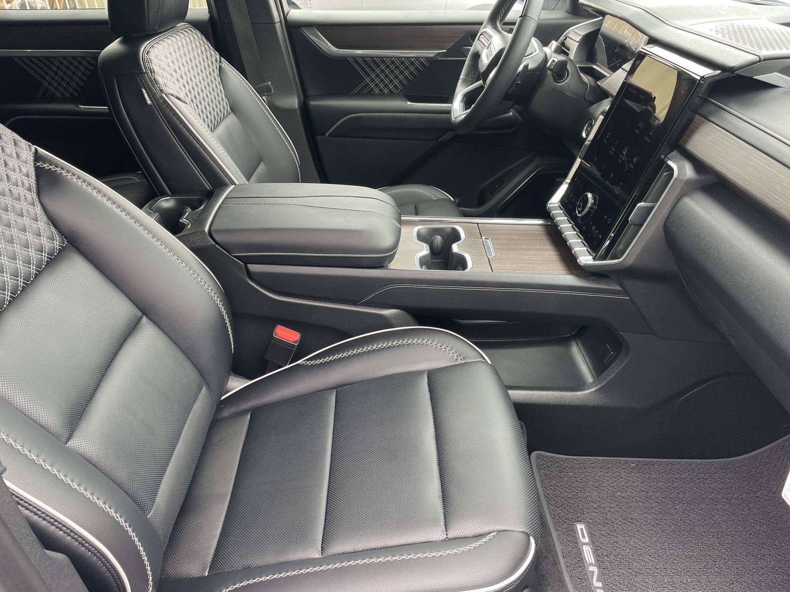 Used 2026 GMC Acadia Denali w/ Super Cruise Package FWD image 28