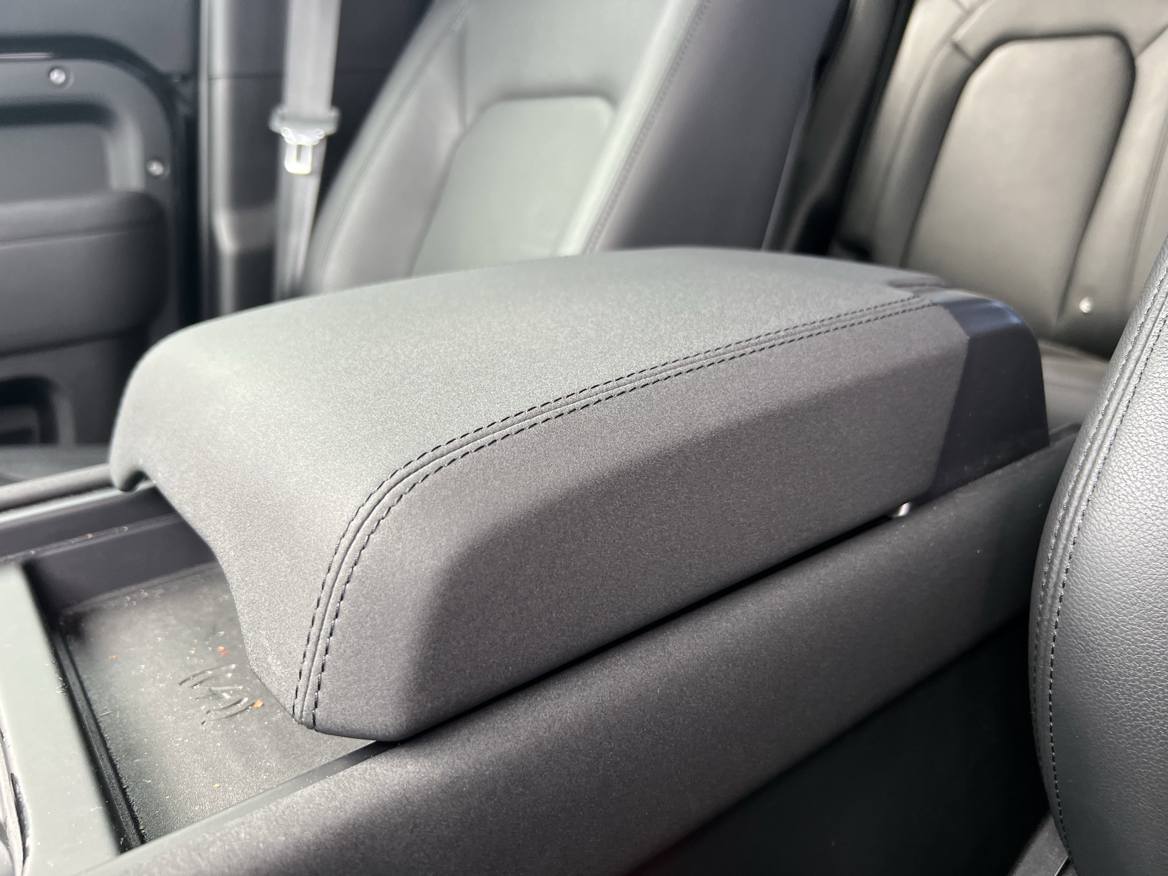 Used 2023 Land Rover Defender 110 S image 25