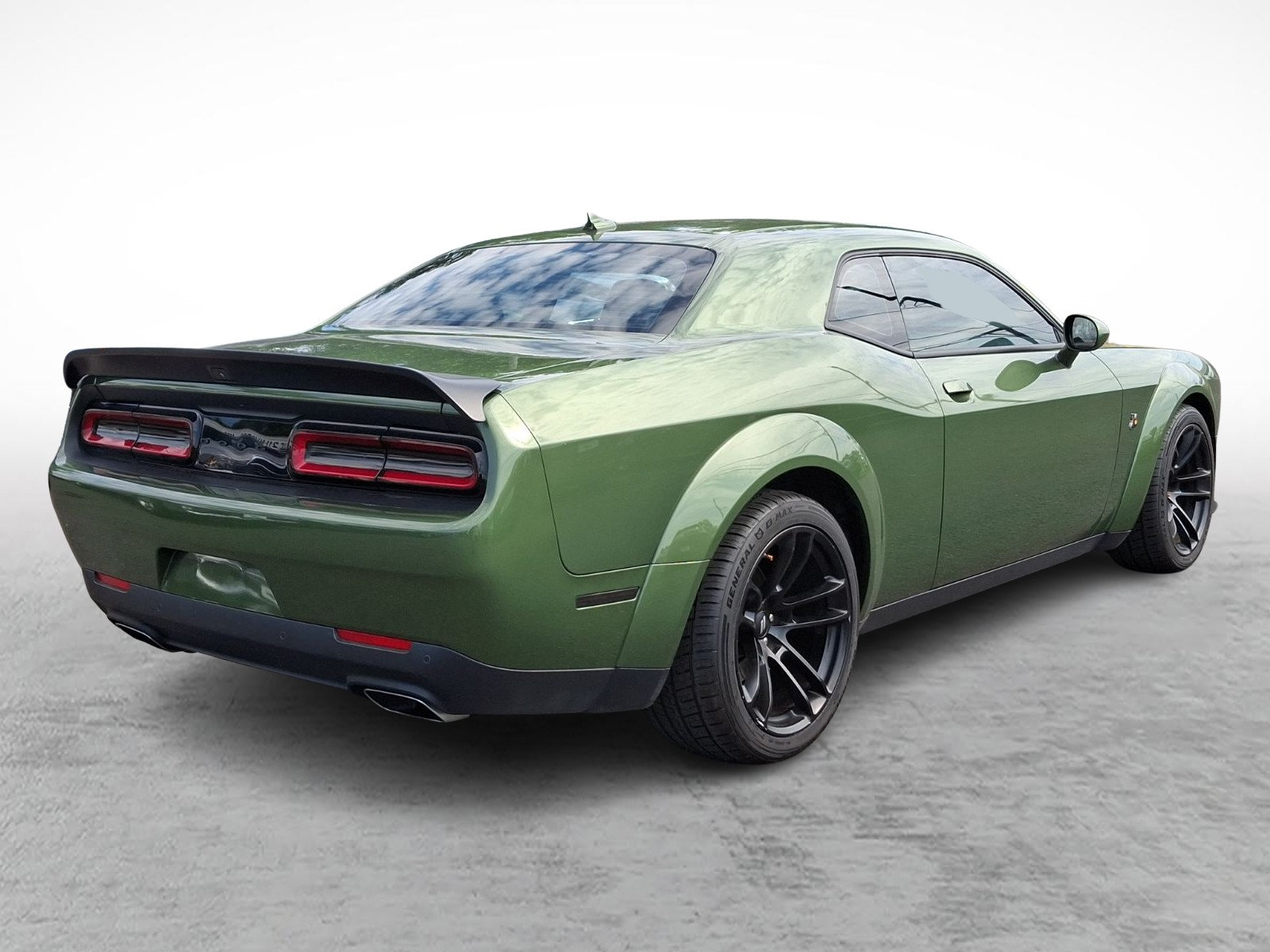 Used 2022 Dodge Challenger R/T Scat Pack RWD image 6