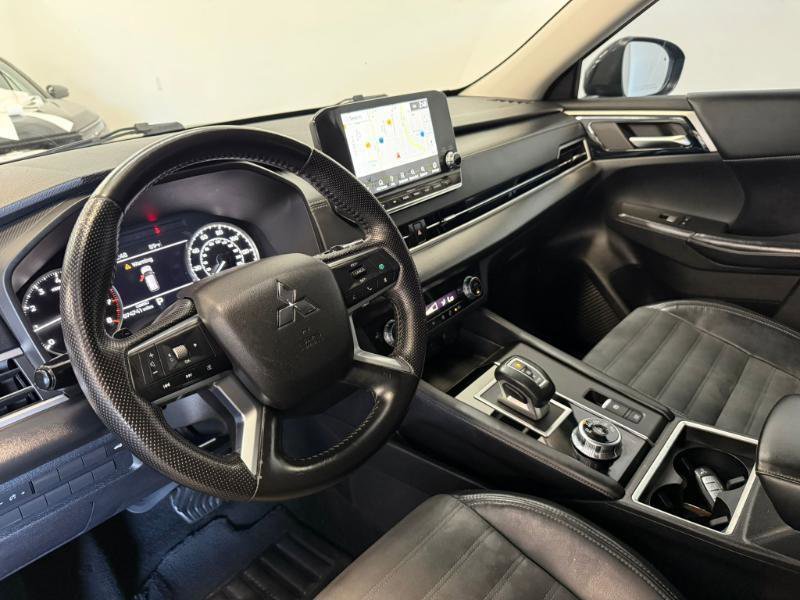 Used 2022 Mitsubishi Outlander SE FWD image 11