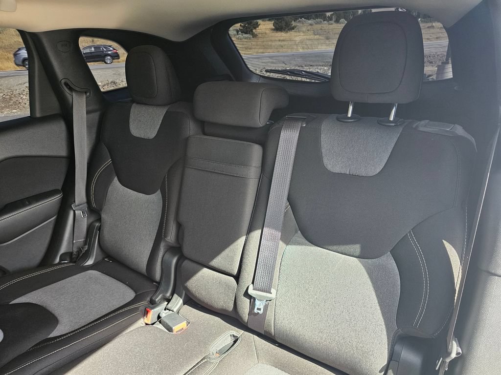 Used 2017 Jeep Cherokee Sport AWD/4WD image 24