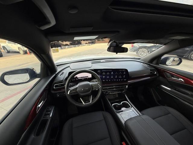 Used 2025 Chevrolet Traverse Z71 w/ Driver Confidence Package image 25