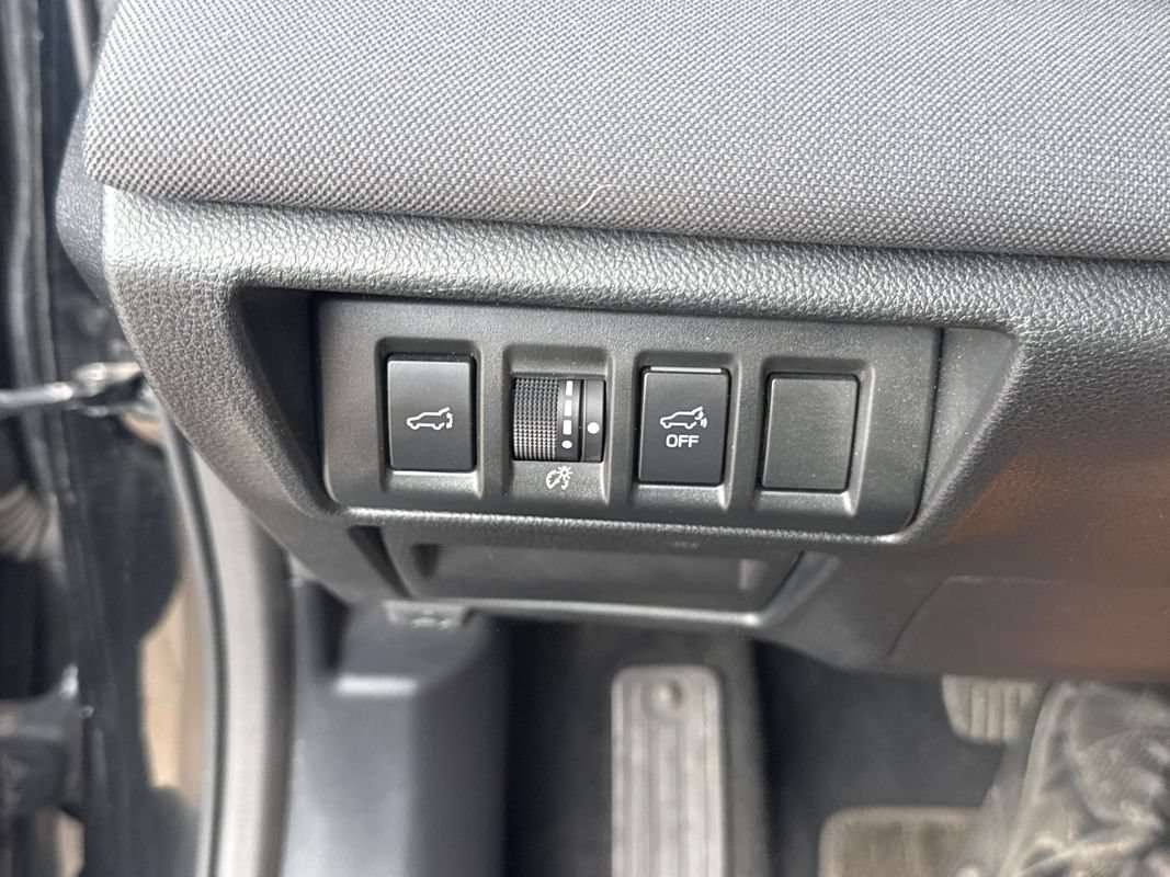 Used 2023 Subaru Outback Premium AWD/4WD image 27