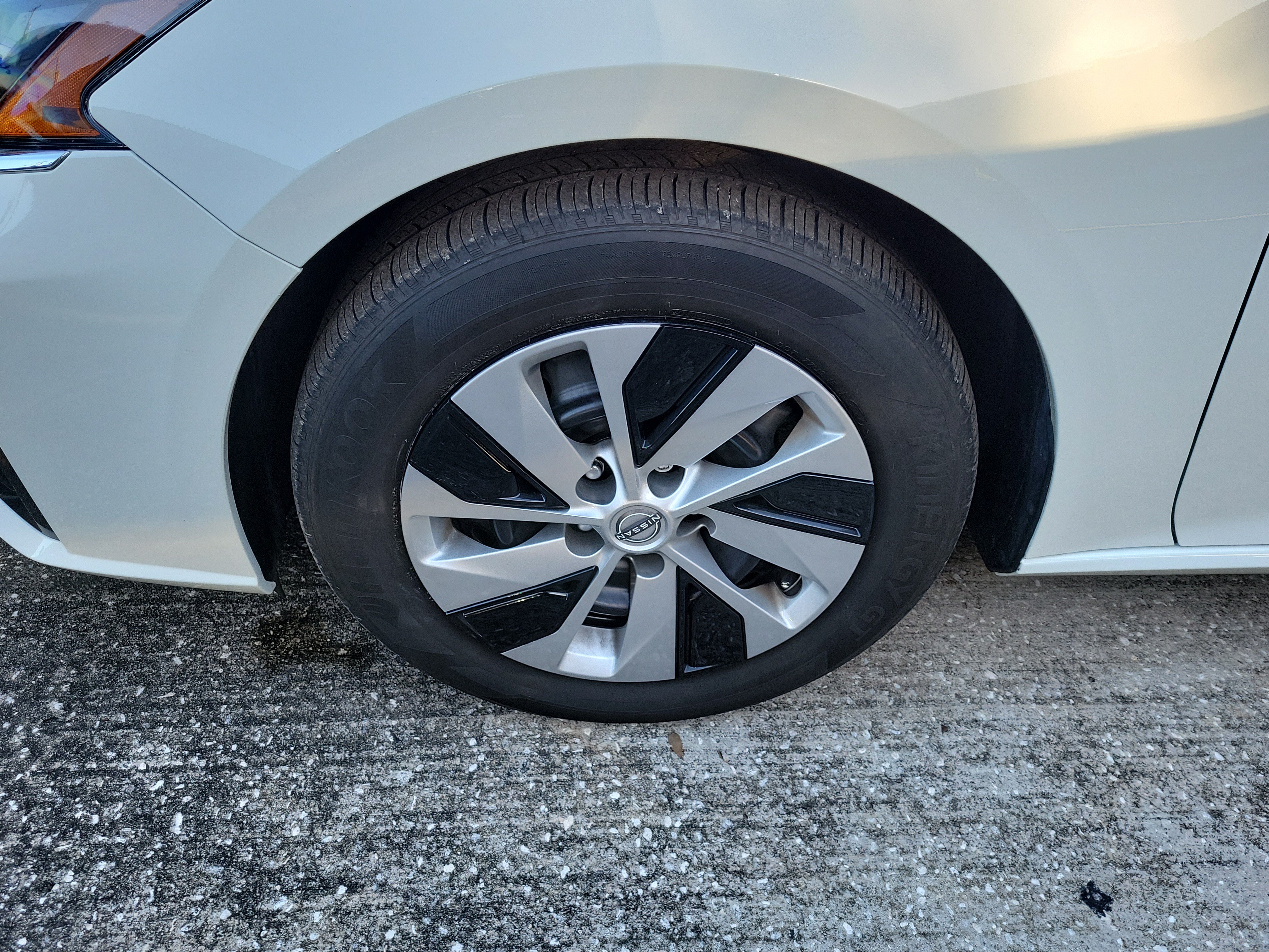 Certified 2025 Nissan Altima 2.5 S FWD image 5