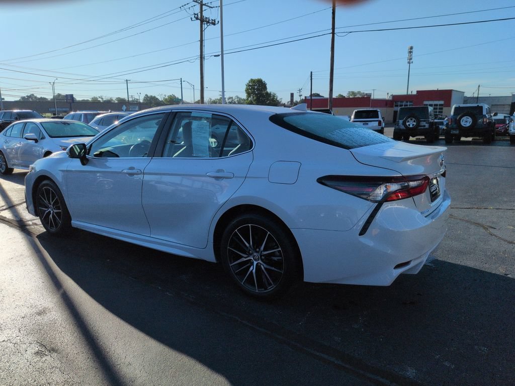 Certified 2024 Toyota Camry SE FWD image 3
