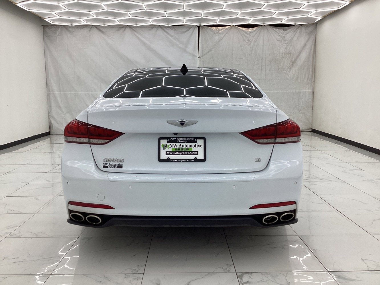 Used 2015 Hyundai Genesis 5.0 w/ Option Group 05 RWD image 10