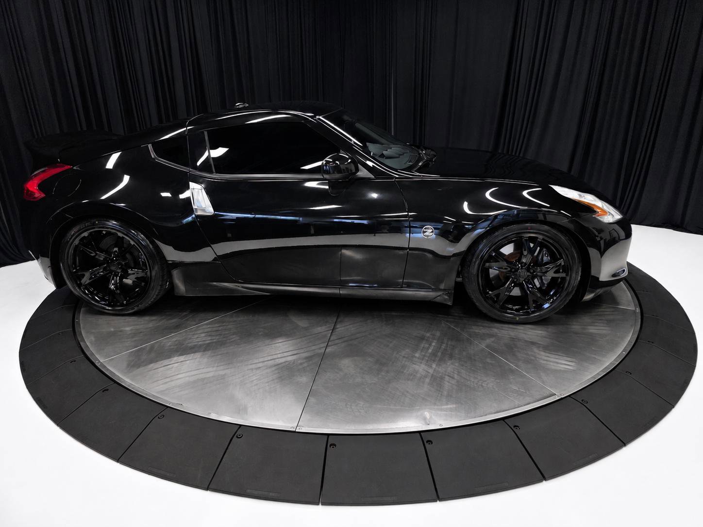 Used 2009 Nissan 370Z Touring w/ Sport Pkg RWD image 24